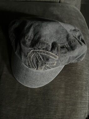 Grey hat by Miss